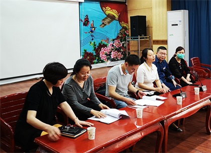 瀘州市總工會副主席邵怡一行來我公司走訪慰問困難職工