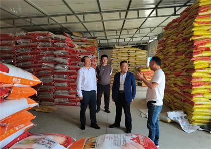 瀘天化股份公司黨委書記廖廷君帶隊深入一線開展市場調(diào)研