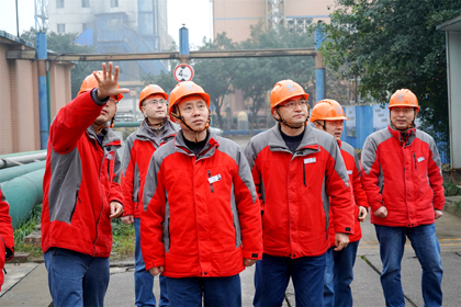 瀘天化股份公司黨委書記、董事長廖廷君一行深入現(xiàn)場檢查指導(dǎo)工作