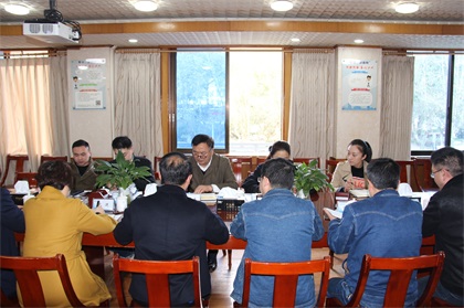 瀘州市總工會(huì)黨組書(shū)記、常務(wù)副主席鐘華貴一行到瀘天化股份公司調(diào)研