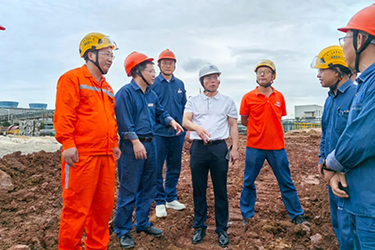 市紀(jì)委監(jiān)委駐市國資委紀(jì)檢監(jiān)察組組長丁飛到公司新項(xiàng)目建設(shè)現(xiàn)場調(diào)研指導(dǎo)工作